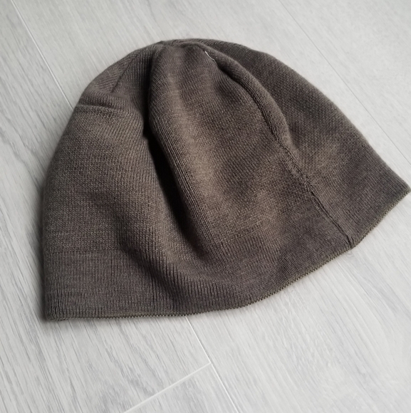 Recersable Adidas hat - Picture 6 of 6